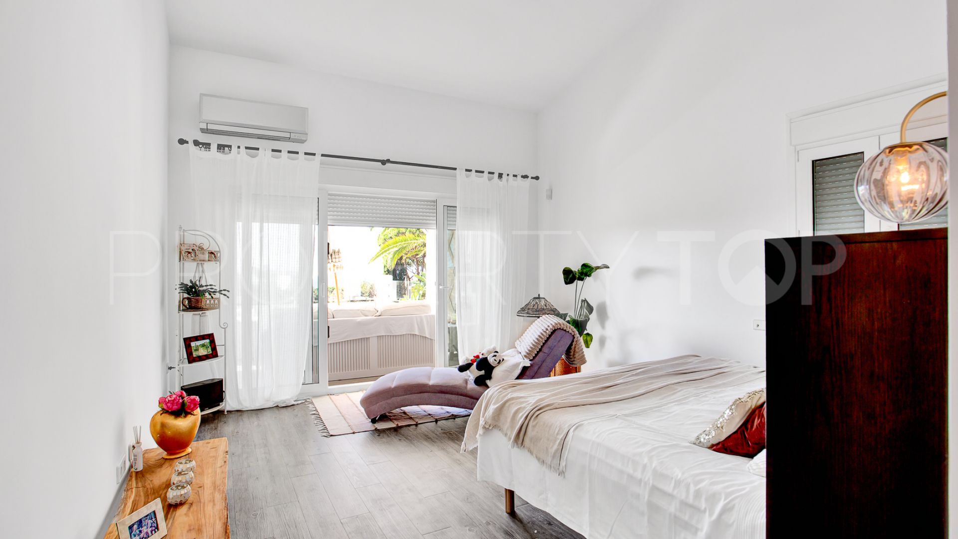 Villa con 6 dormitorios en venta en Marbesa