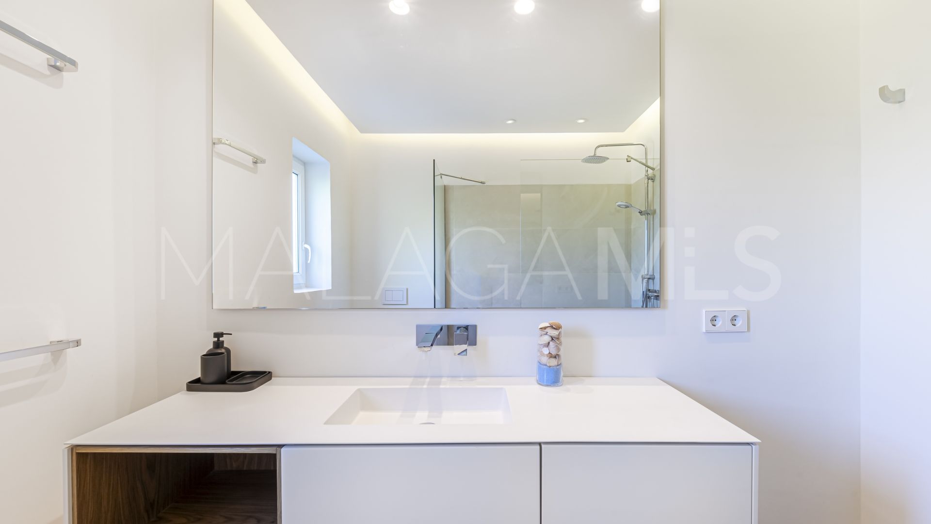 Adosado for sale in La Virginia