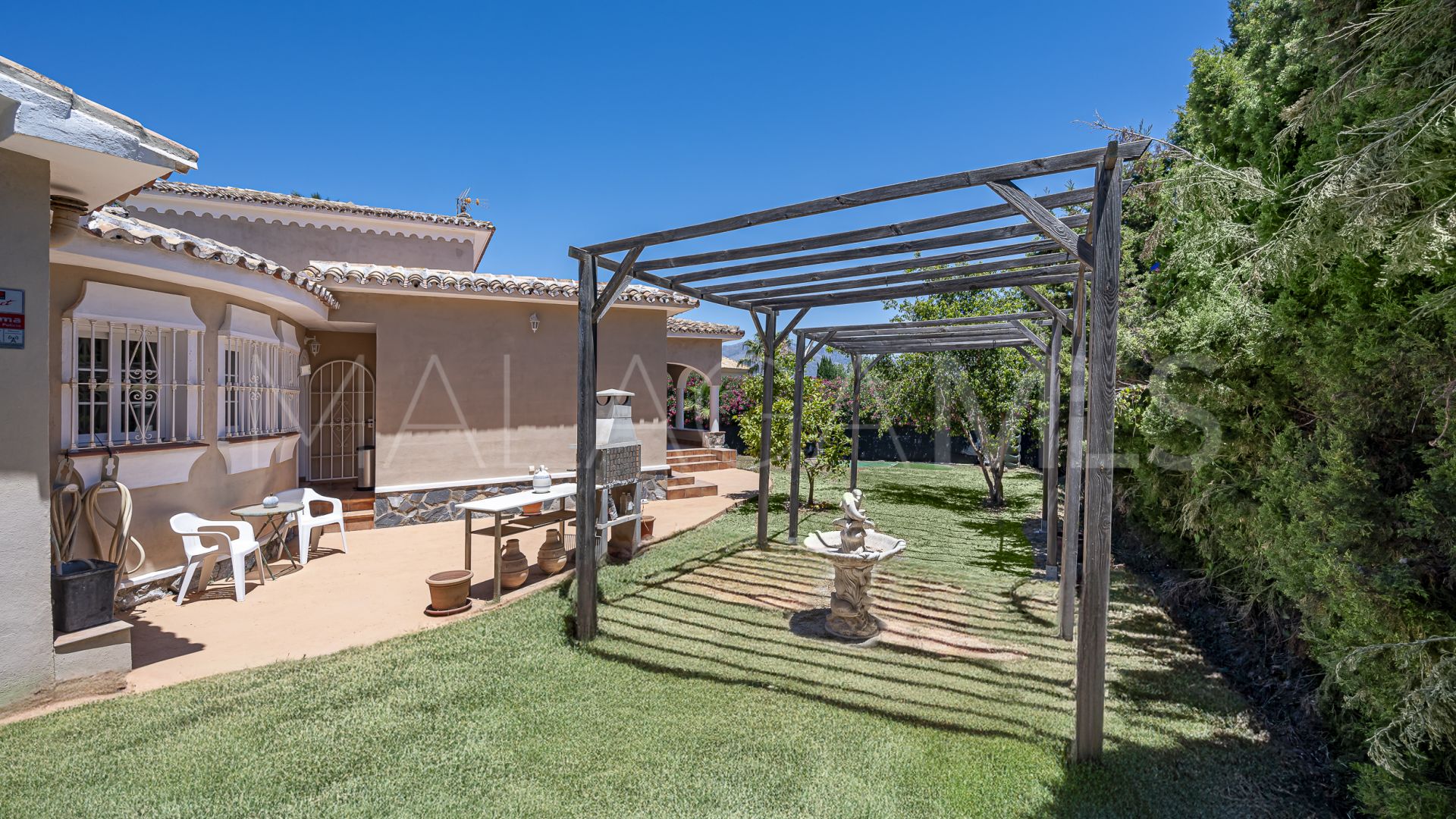 Villa for sale in Guadalmina Alta