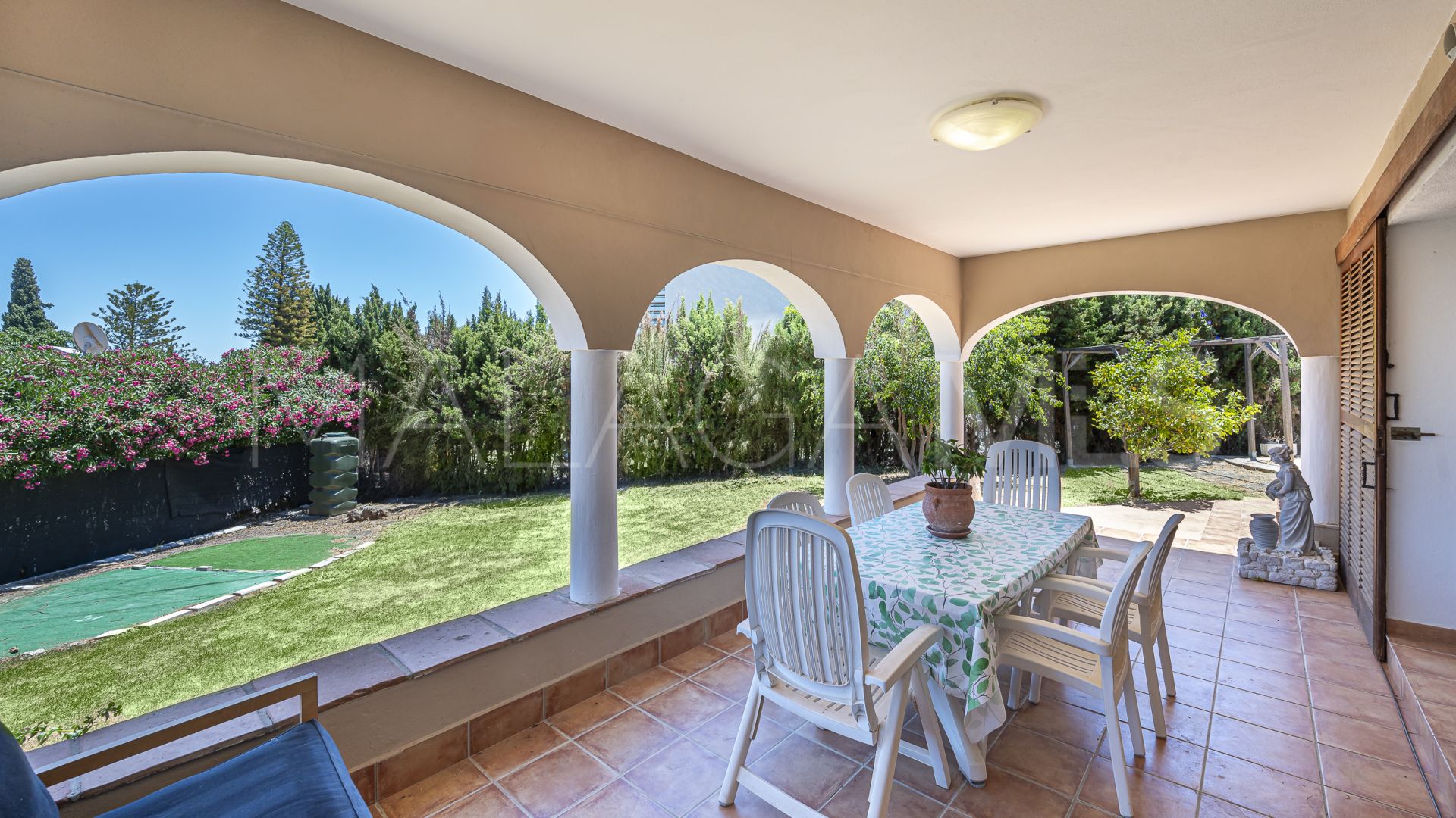 Villa for sale in Guadalmina Alta