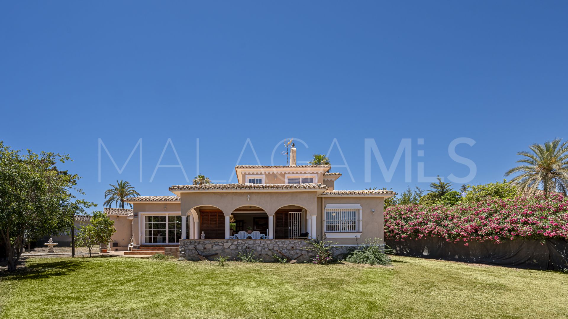 Villa for sale in Guadalmina Alta