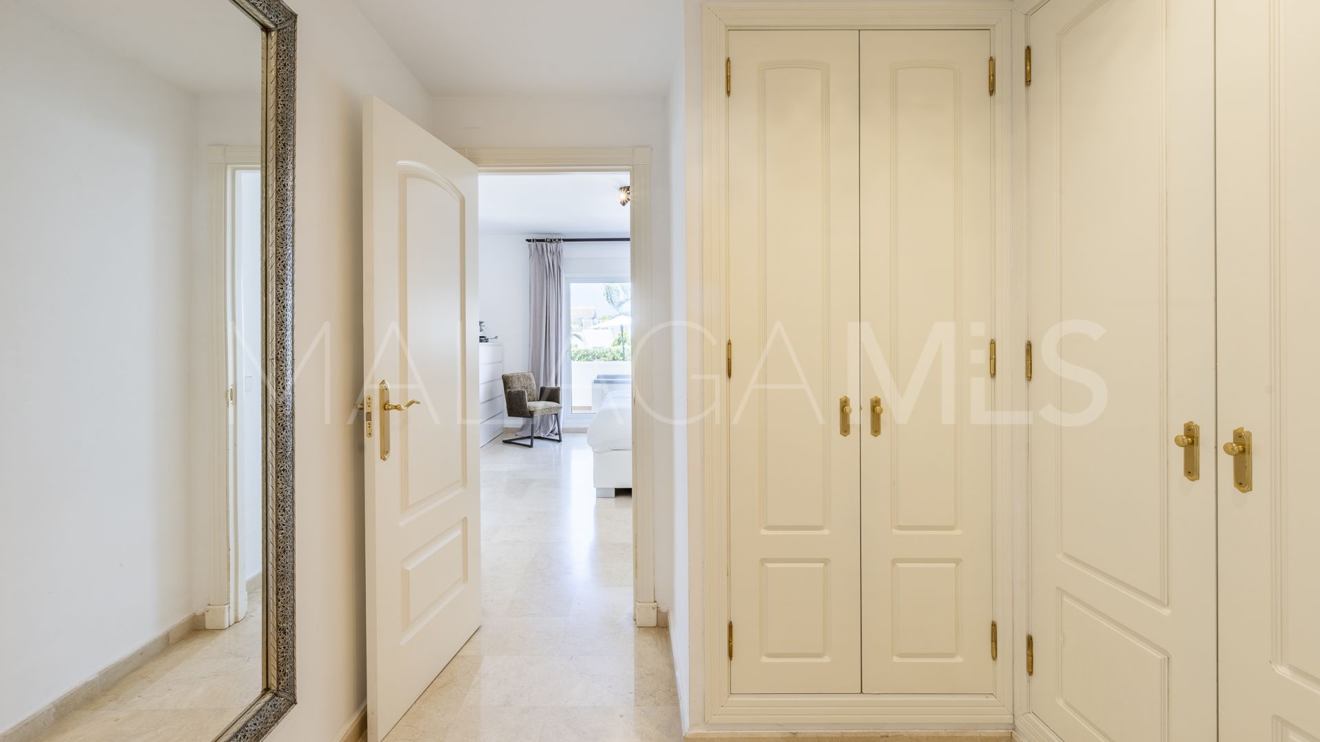 For sale ground floor apartment in Los Monteros Palm Beach with 2 bedrooms