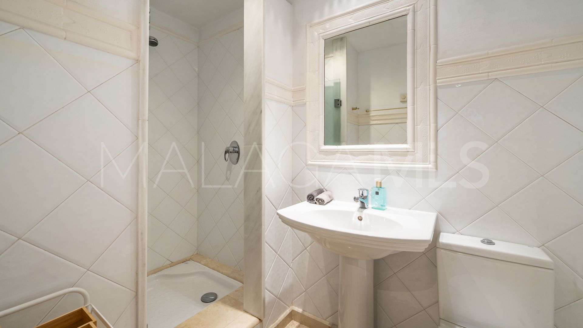 For sale ground floor apartment in Los Monteros Palm Beach with 2 bedrooms
