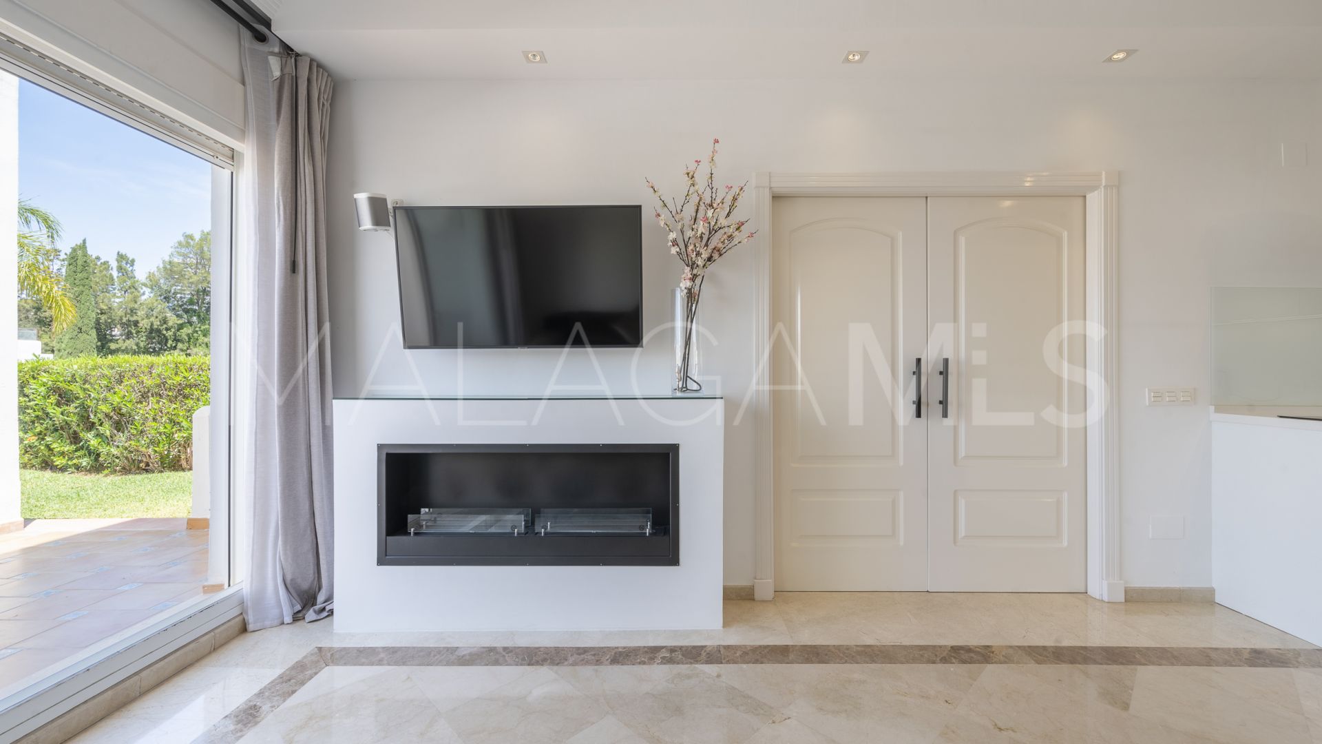 For sale ground floor apartment in Los Monteros Palm Beach with 2 bedrooms