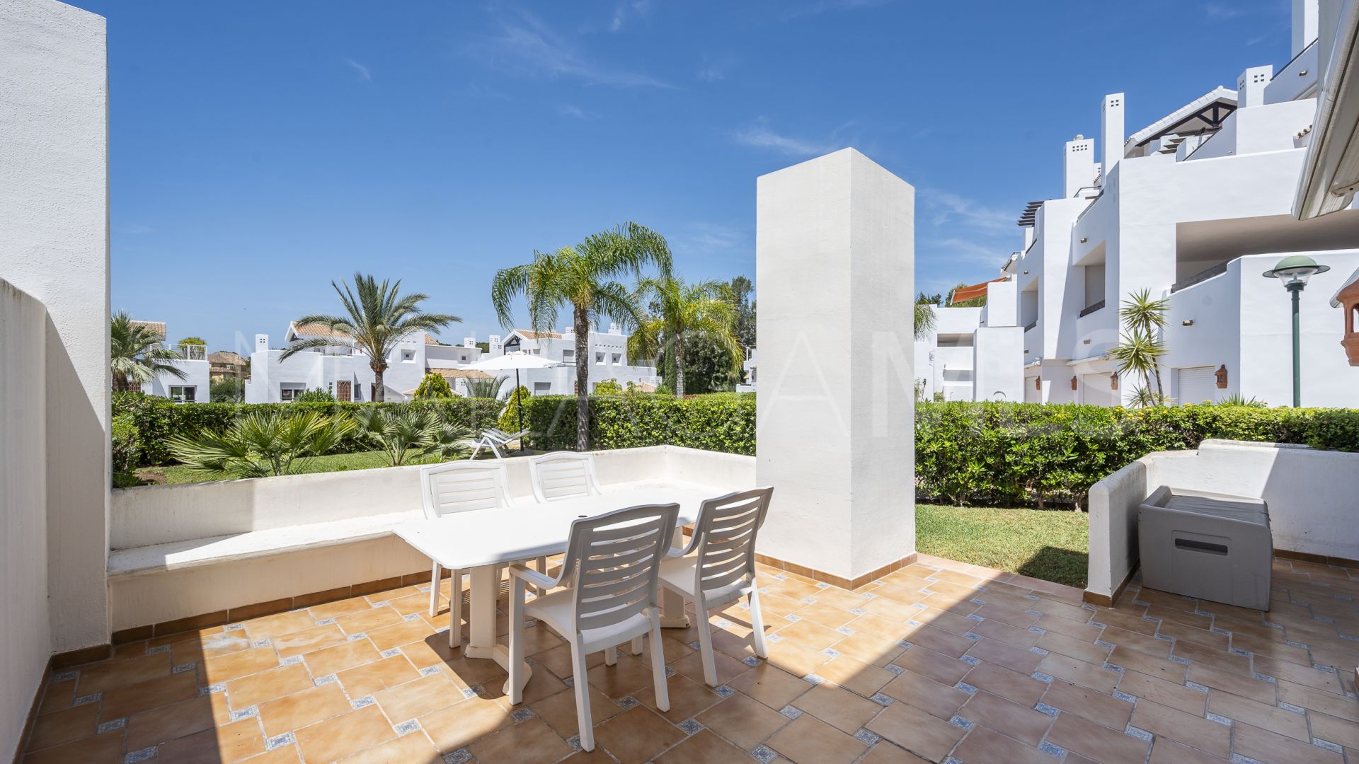 For sale ground floor apartment in Los Monteros Palm Beach with 2 bedrooms