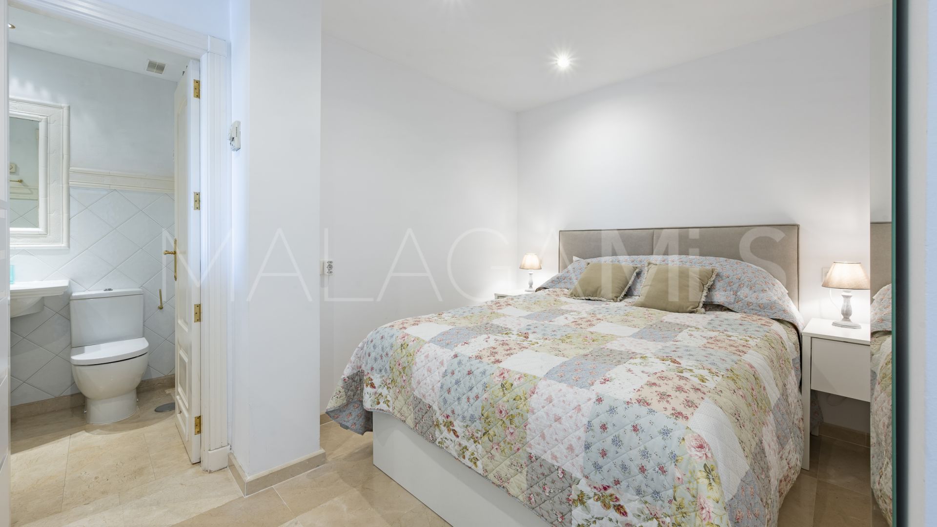For sale ground floor apartment in Los Monteros Palm Beach with 2 bedrooms