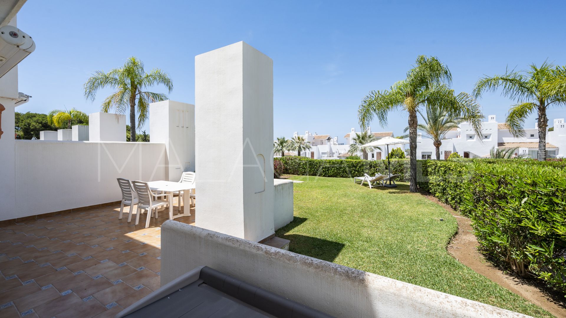 For sale ground floor apartment in Los Monteros Palm Beach with 2 bedrooms