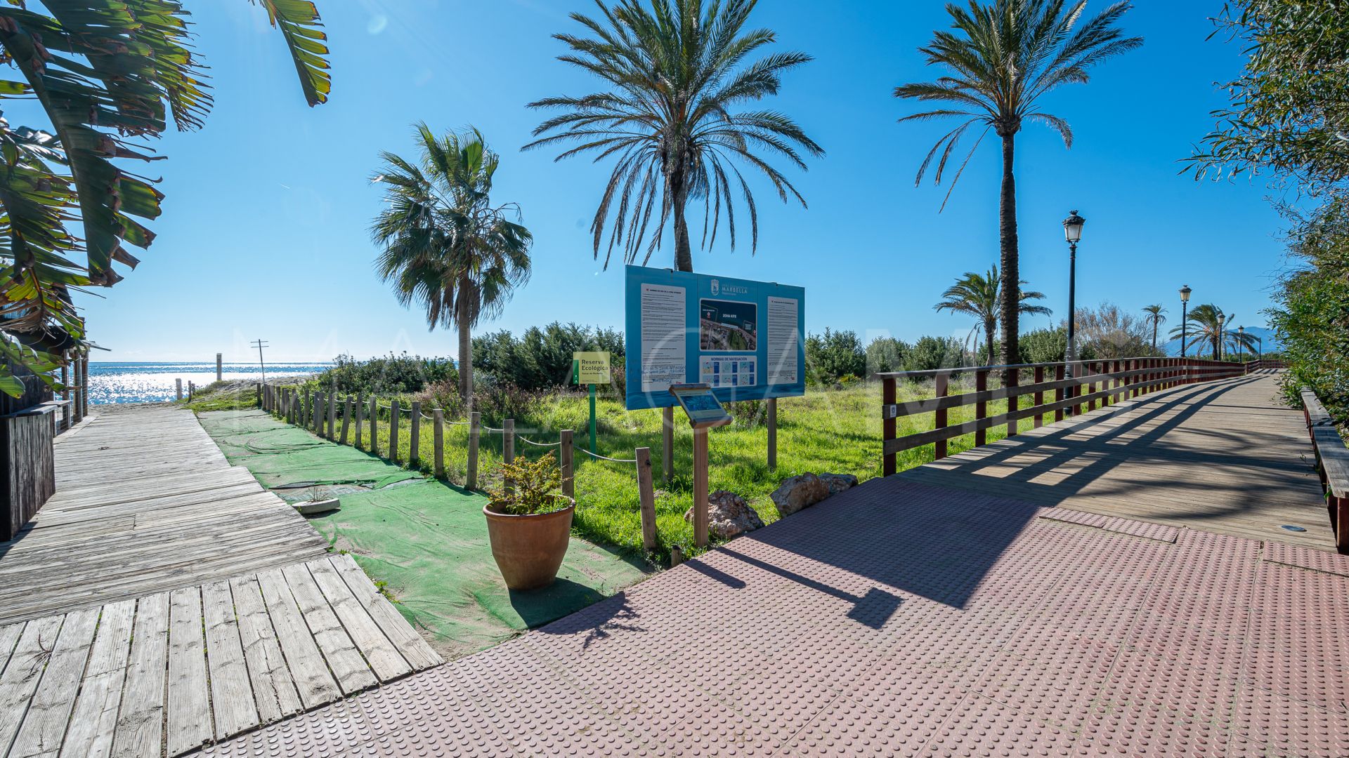 For sale ground floor apartment in Los Monteros Palm Beach with 2 bedrooms