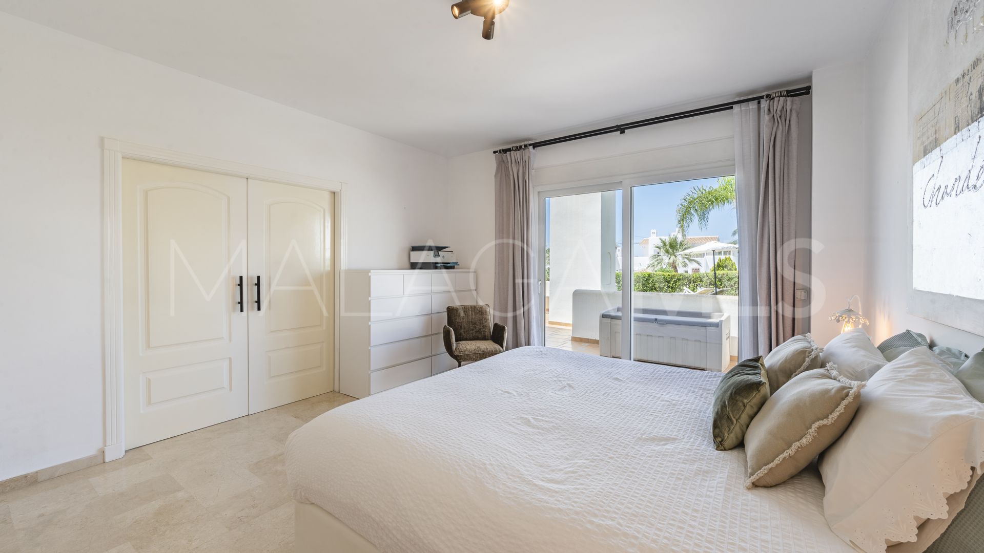 For sale ground floor apartment in Los Monteros Palm Beach with 2 bedrooms