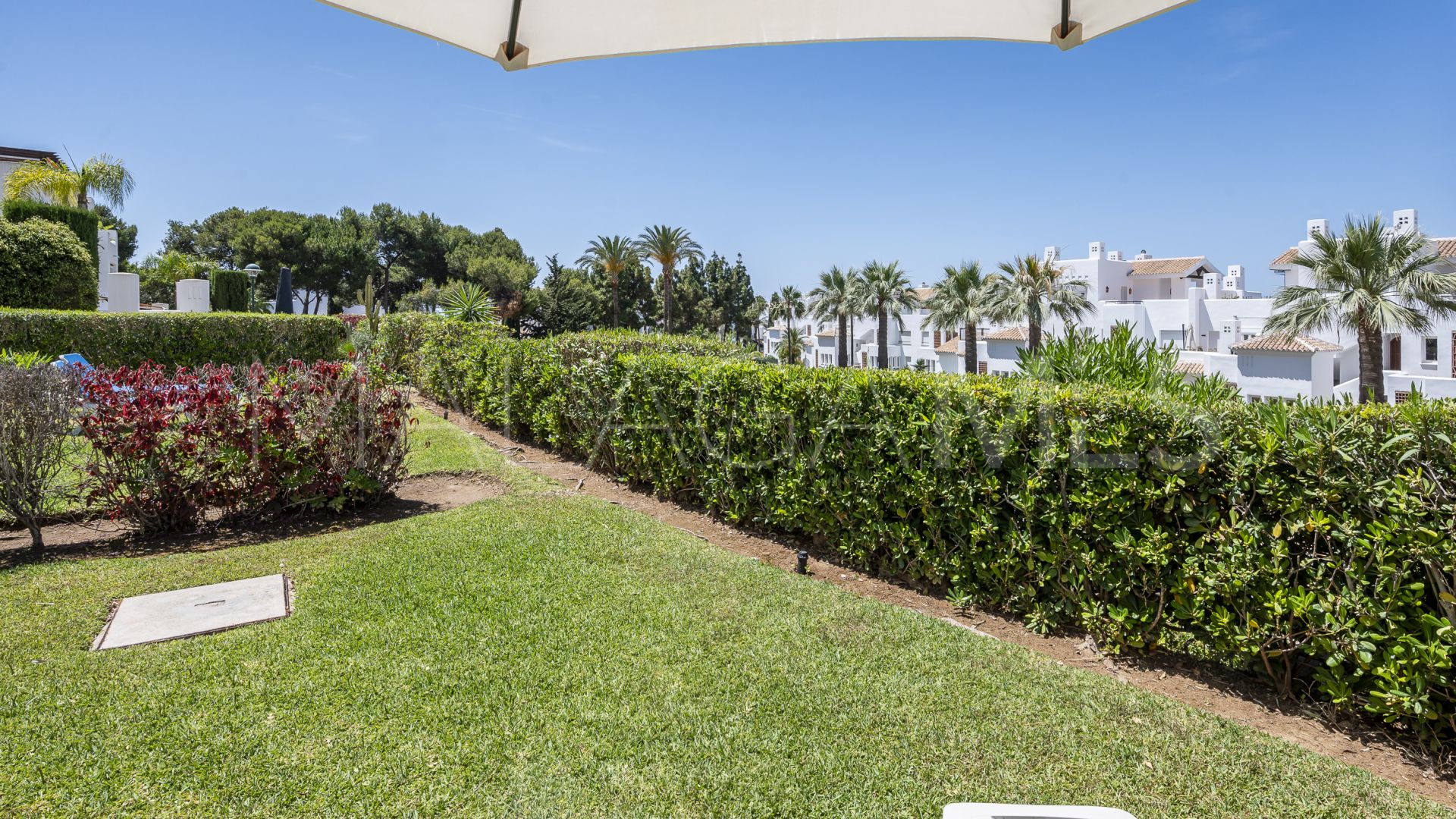 For sale ground floor apartment in Los Monteros Palm Beach with 2 bedrooms