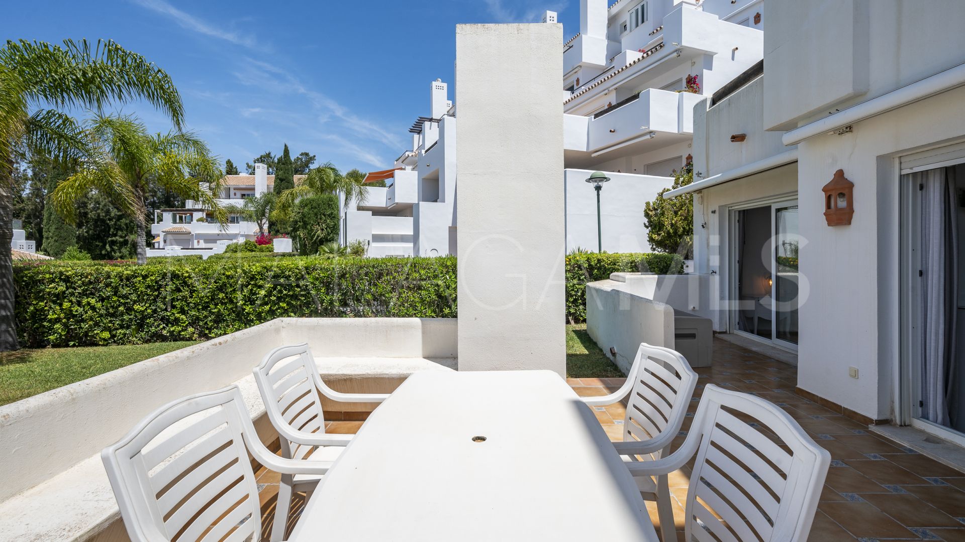 For sale ground floor apartment in Los Monteros Palm Beach with 2 bedrooms