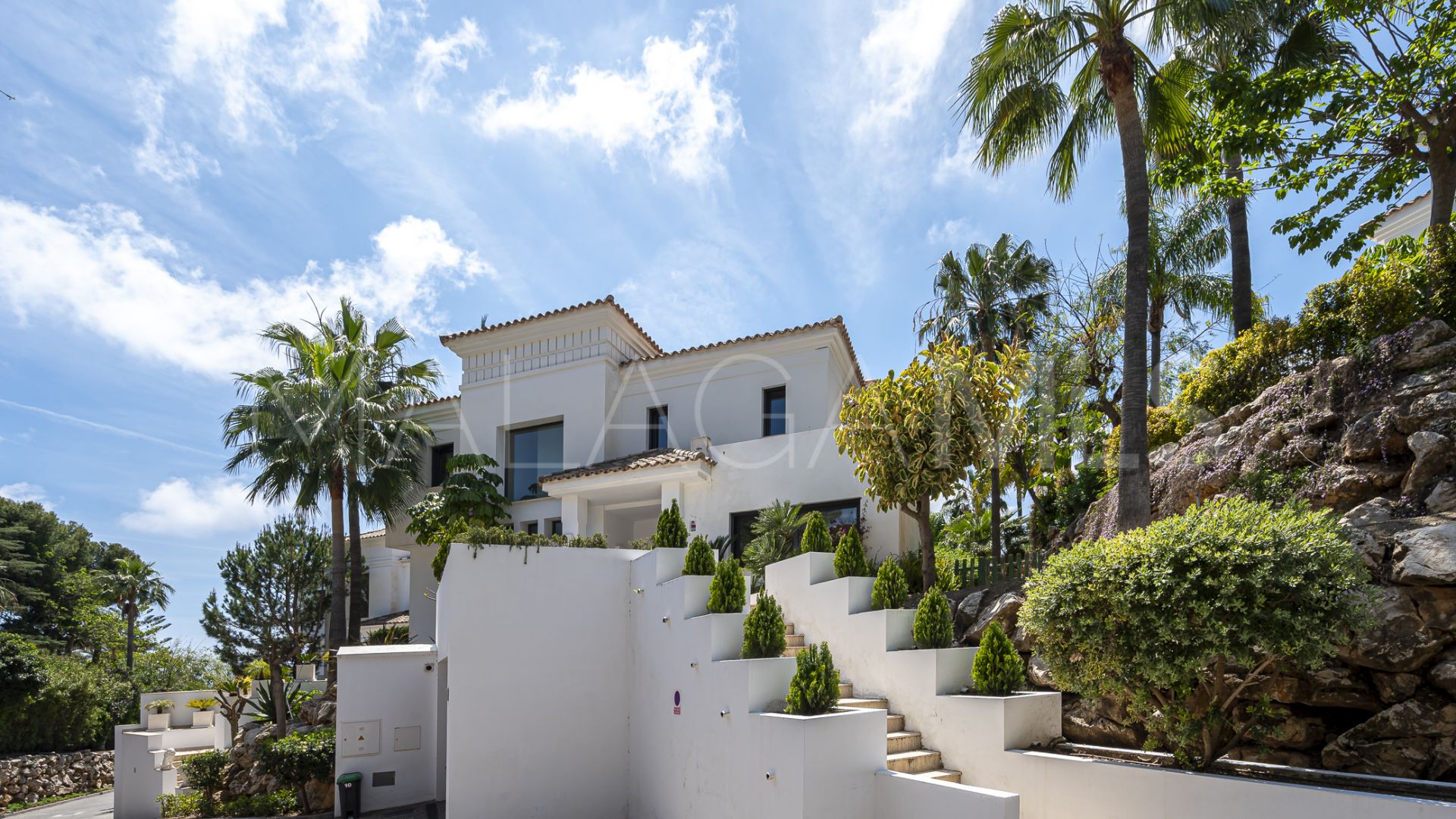 For sale villa with 5 bedrooms in Lomas de Magna Marbella