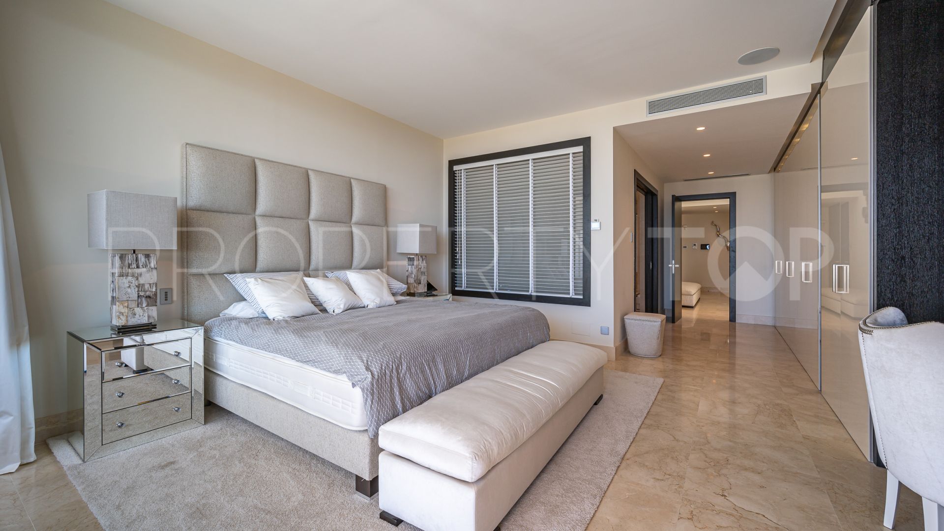 Buy duplex penthouse in Reserva de Sierra Blanca with 3 bedrooms