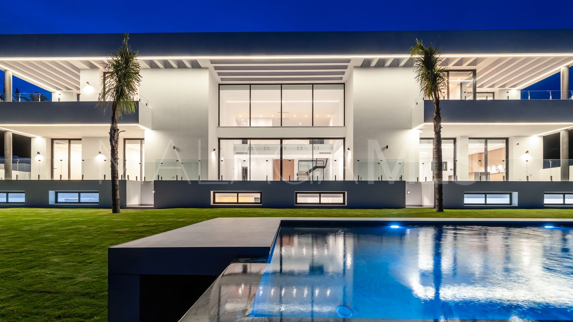 Villa for sale in Paraiso Alto