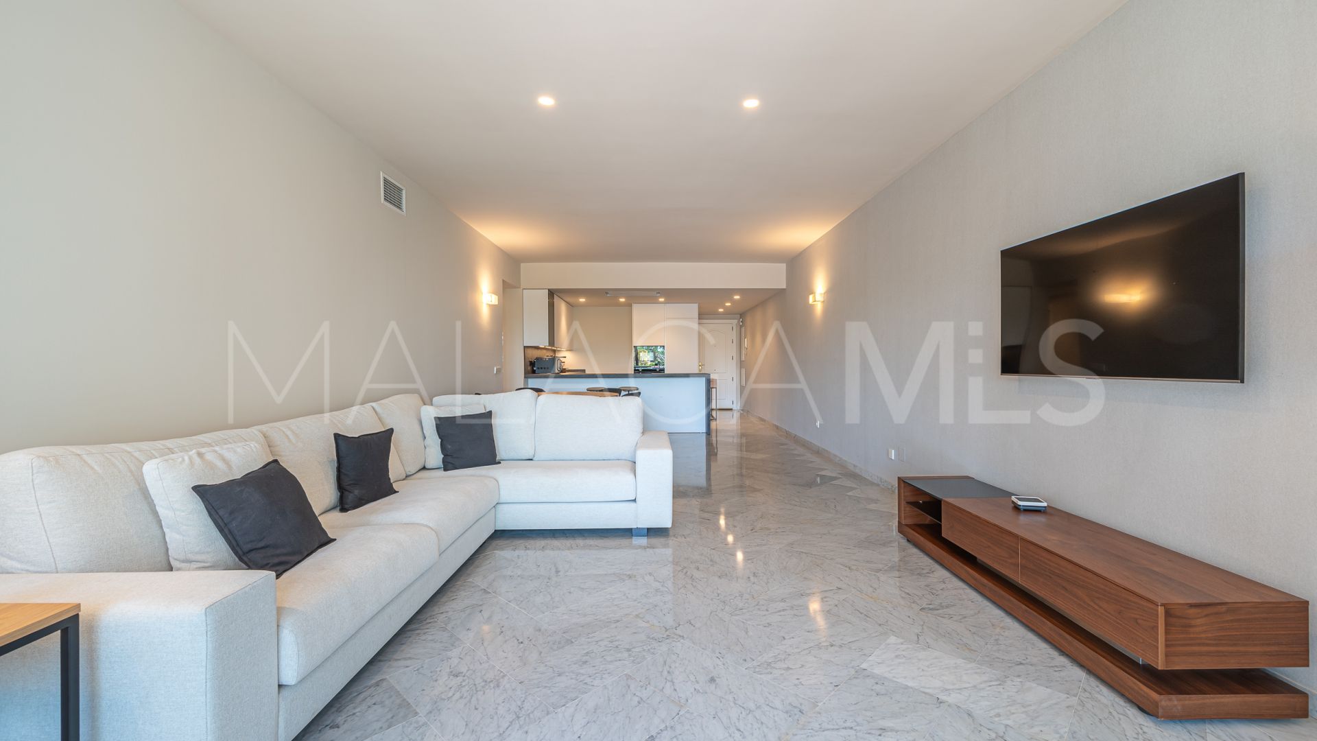 Marina de Puente Romano apartment for sale