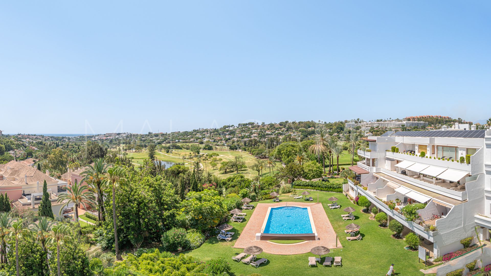 For sale penthouse in Hotel del Golf