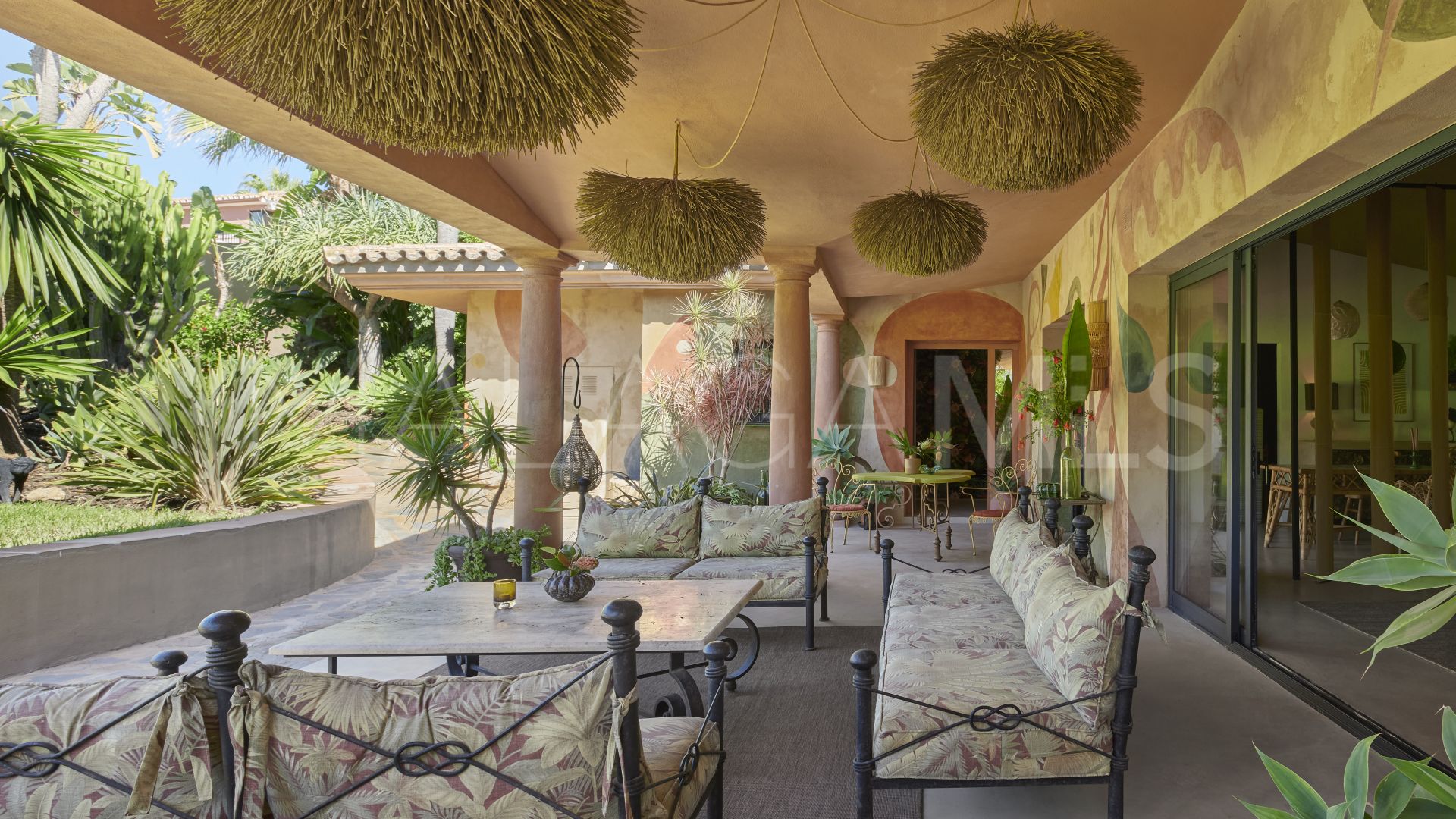 Villa for sale in Los Monteros Playa