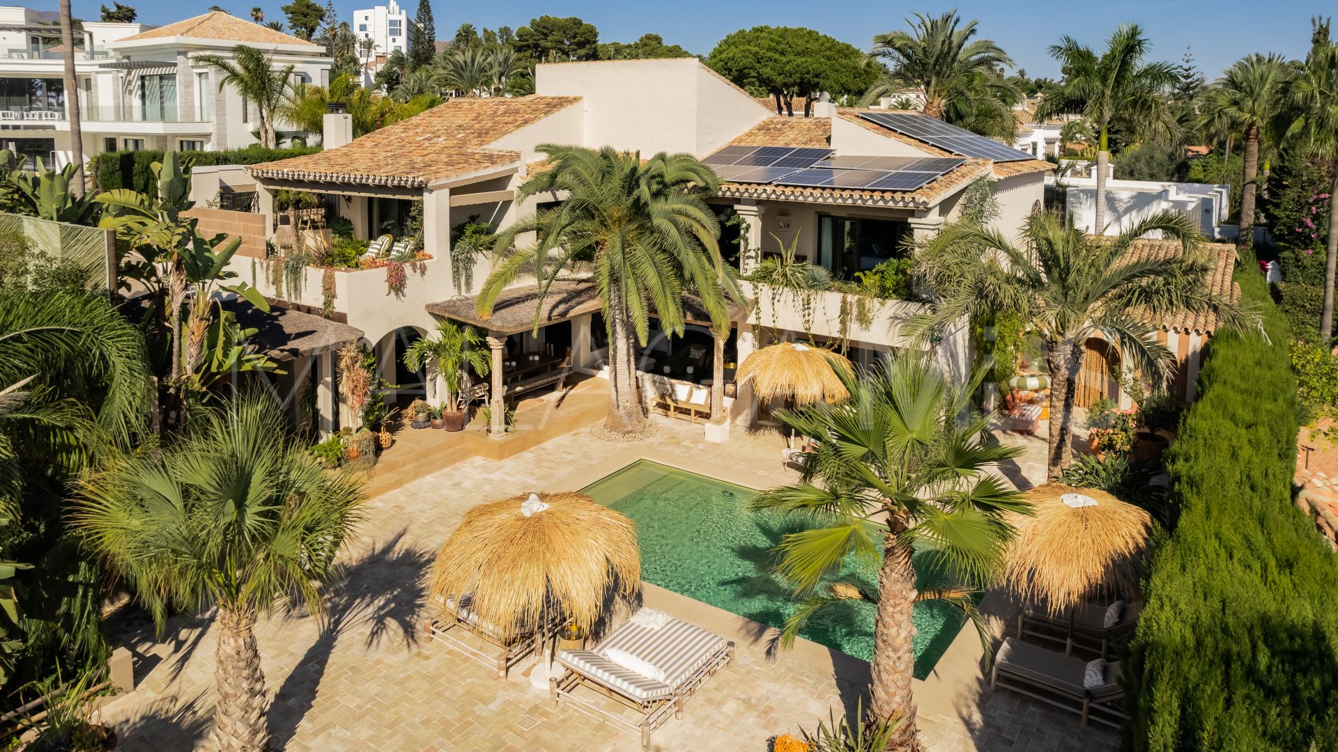 Villa for sale in Los Monteros Playa