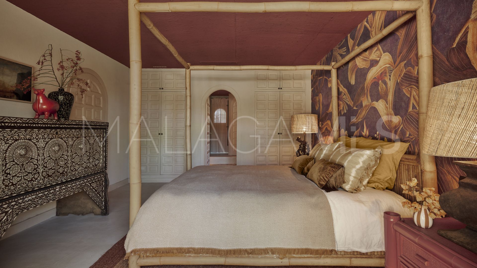 Villa for sale in Los Monteros Playa