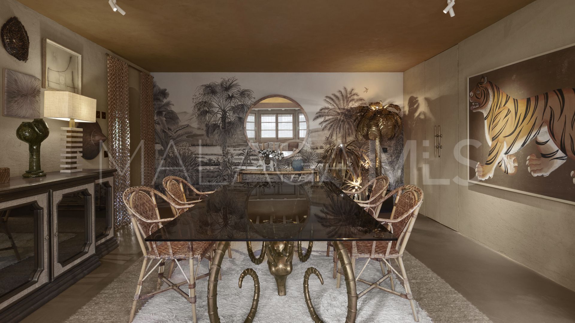 Villa for sale in Los Monteros Playa