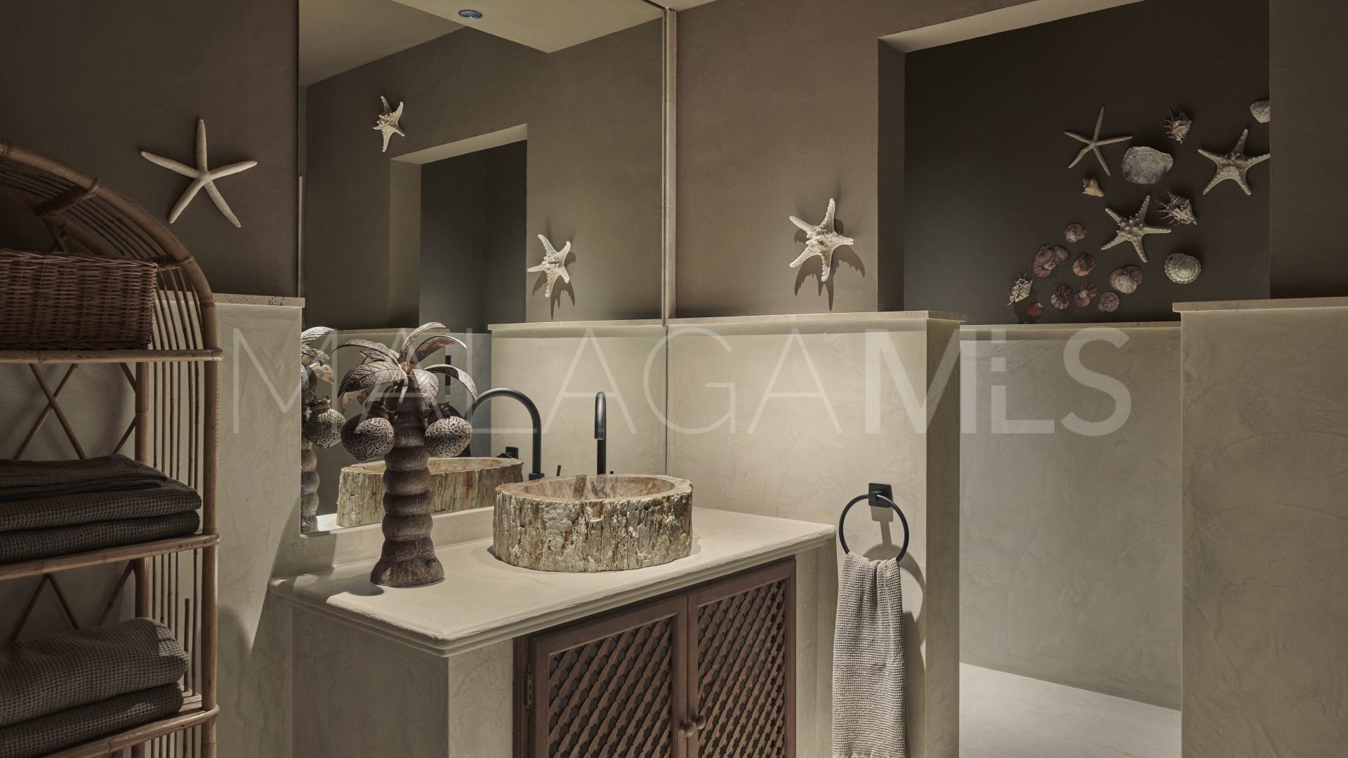 Villa for sale in Los Monteros Playa
