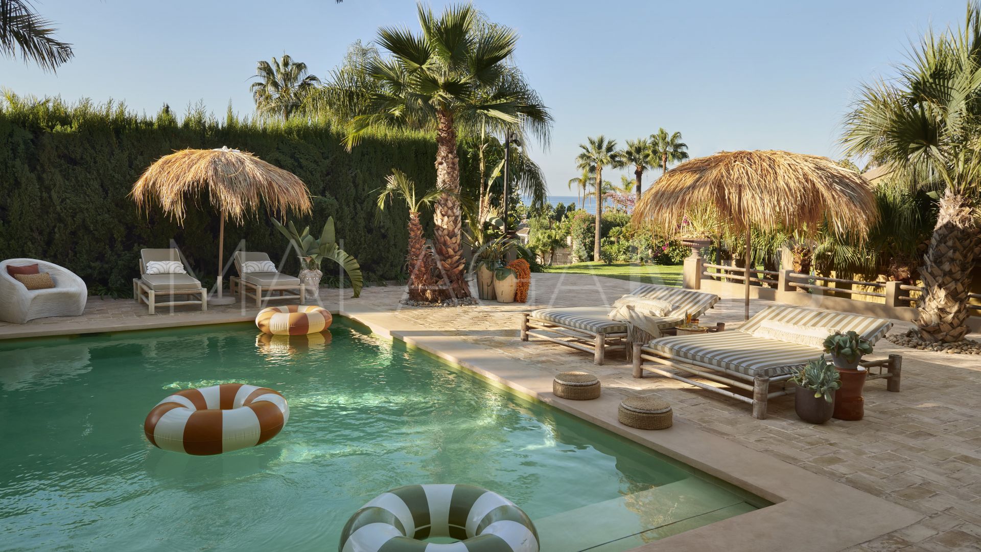 Villa for sale in Los Monteros Playa