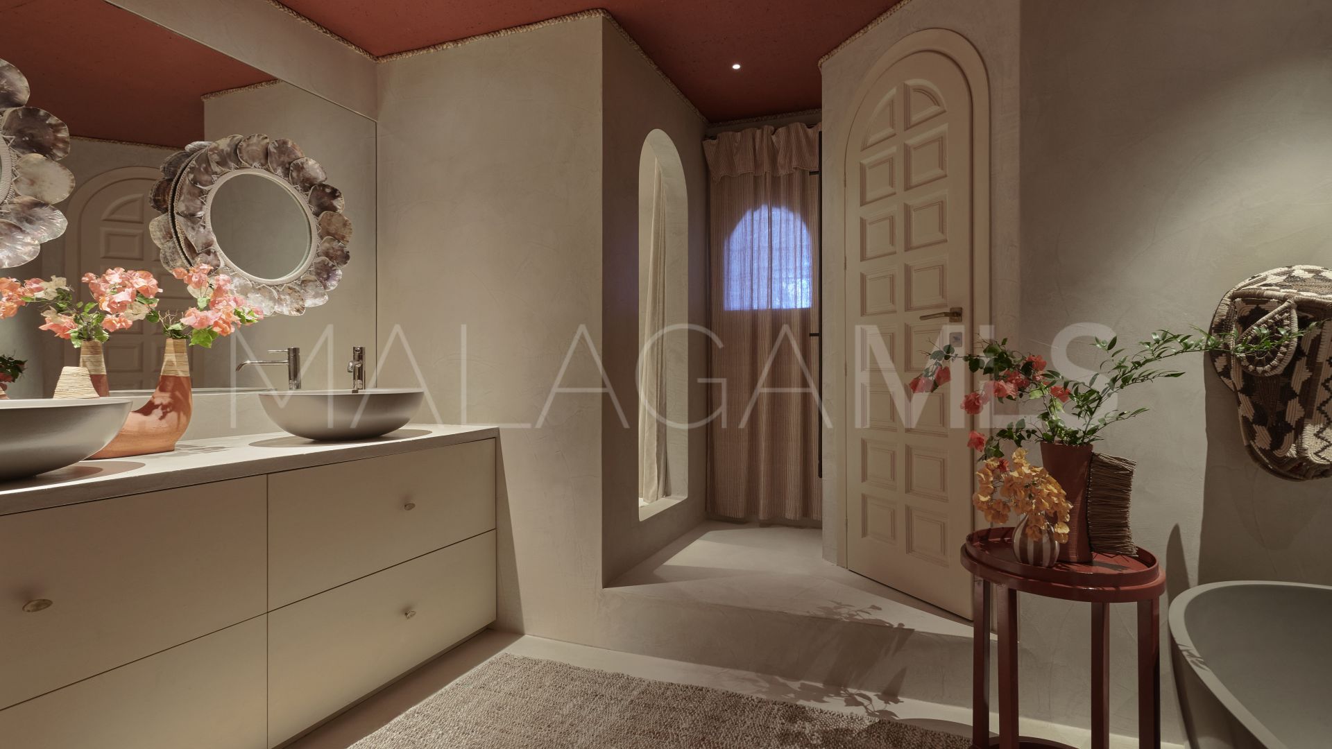 Villa for sale in Los Monteros Playa