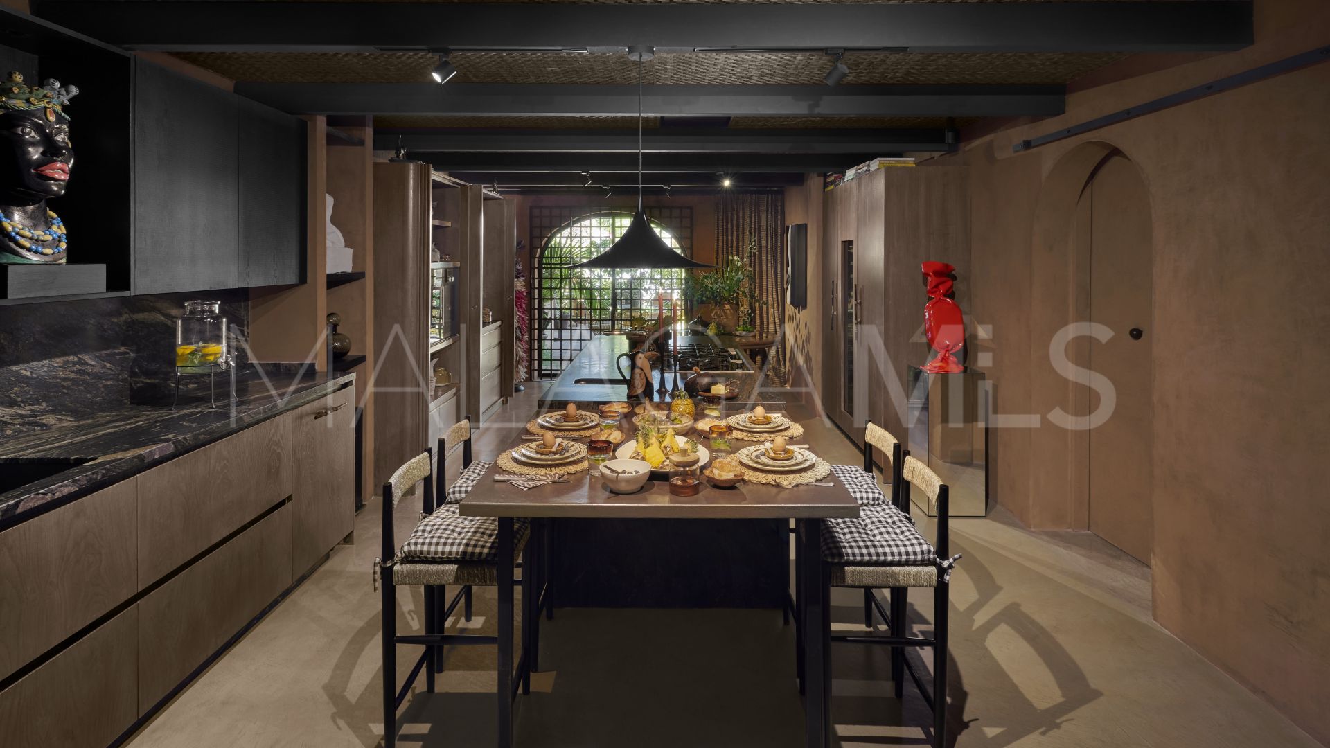 Villa for sale in Los Monteros Playa
