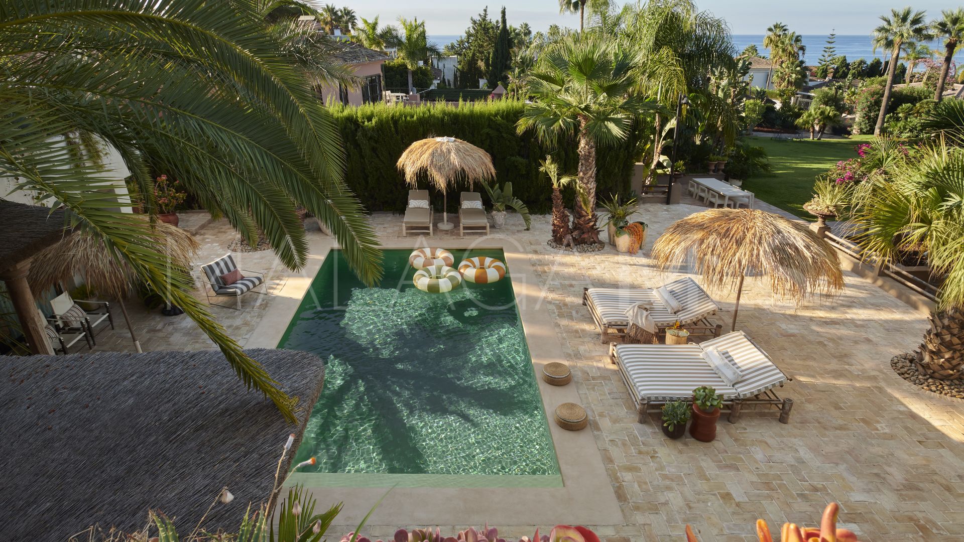 Villa for sale in Los Monteros Playa
