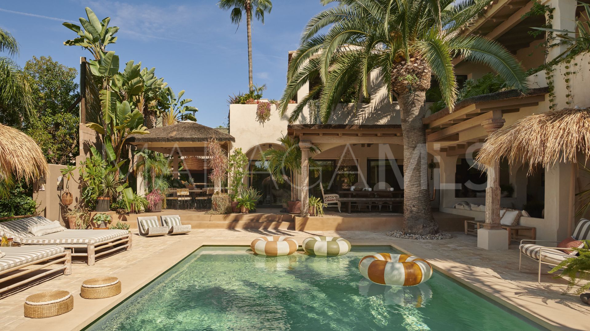 Villa for sale in Los Monteros Playa