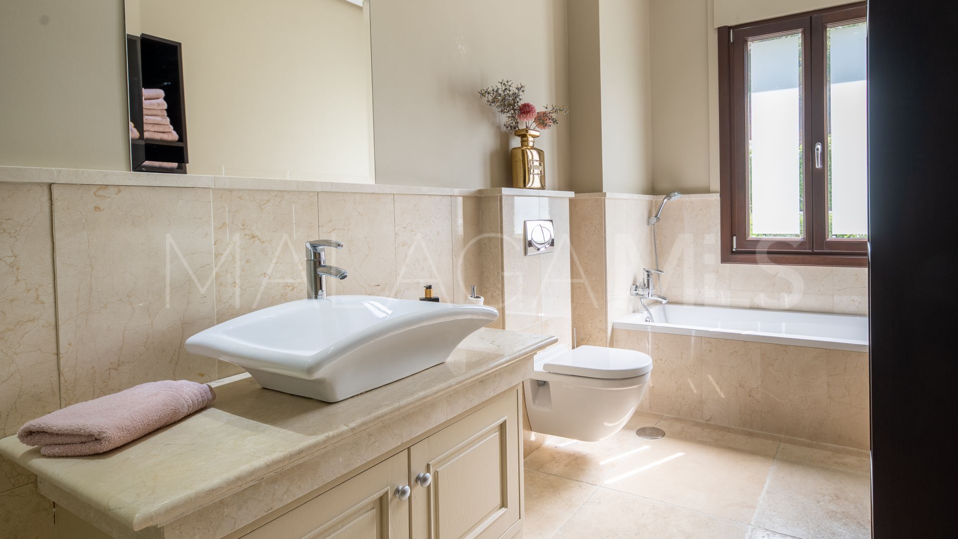 Villa for sale in El Herrojo