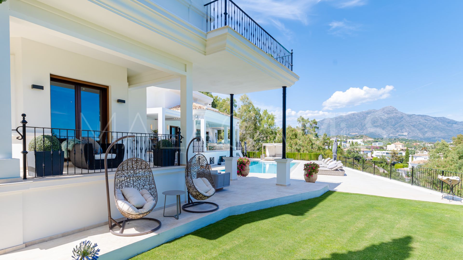 Villa for sale in El Herrojo