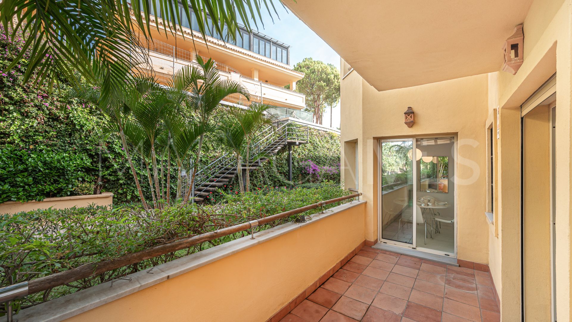 Markplanslägenhet for sale in Condado de Sierra Blanca