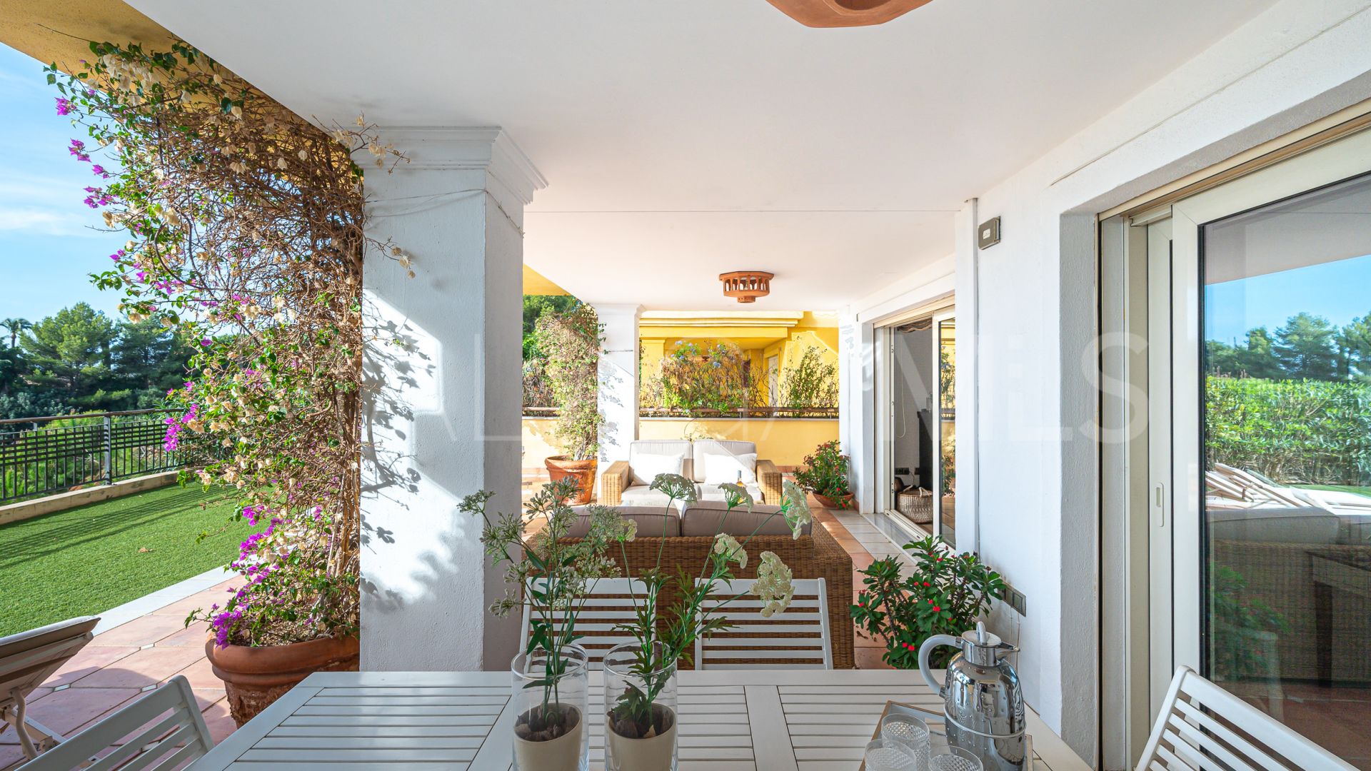 Markplanslägenhet for sale in Condado de Sierra Blanca