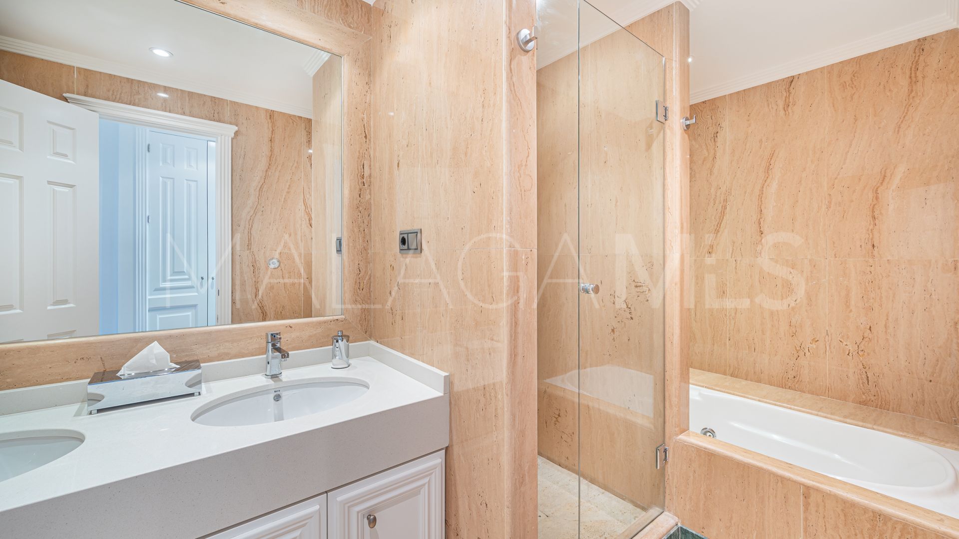Markplanslägenhet for sale in Condado de Sierra Blanca