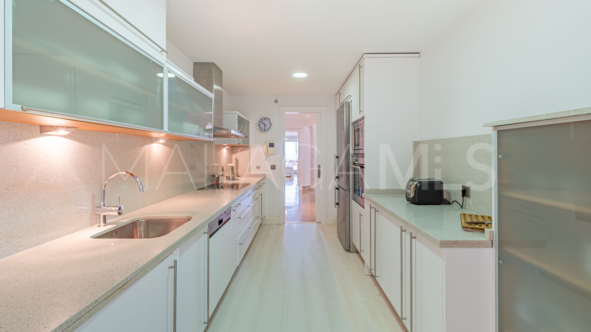 Markplanslägenhet for sale in Condado de Sierra Blanca