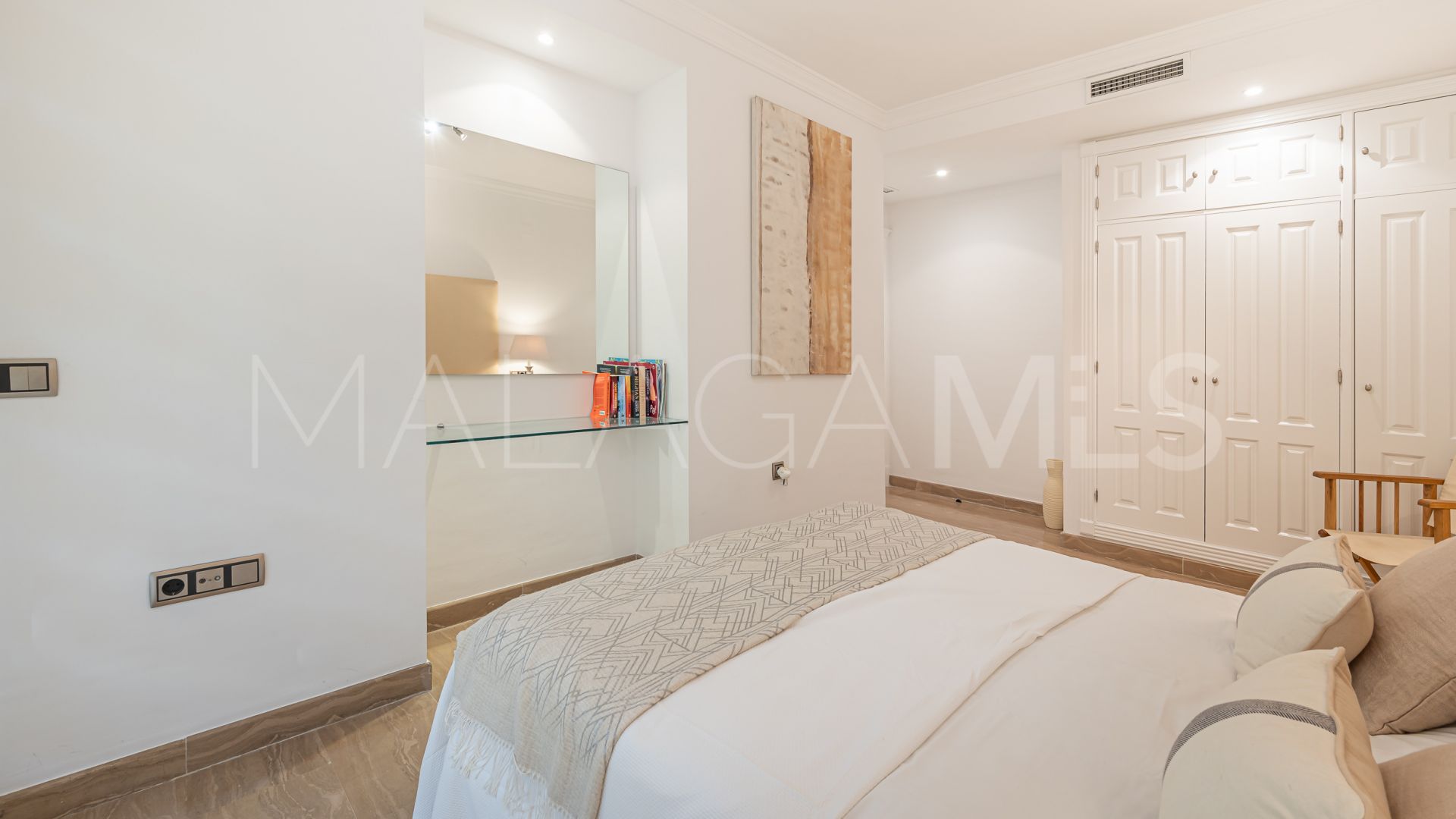Markplanslägenhet for sale in Condado de Sierra Blanca