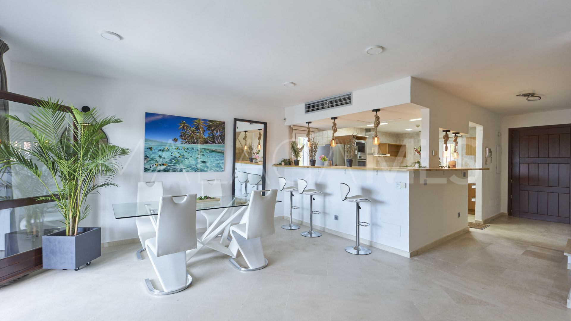 For sale Marbelah Pueblo town house with 4 bedrooms