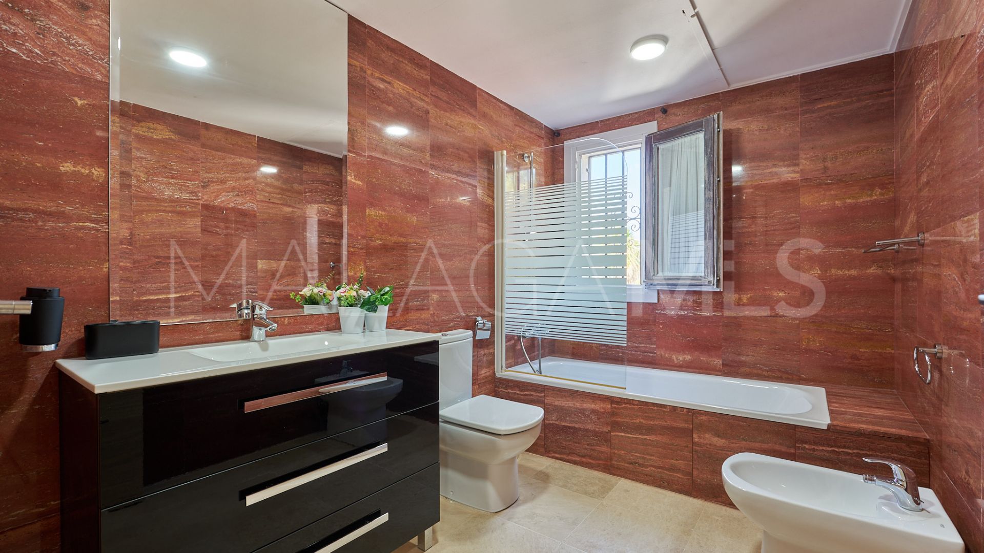 For sale Marbelah Pueblo town house with 4 bedrooms