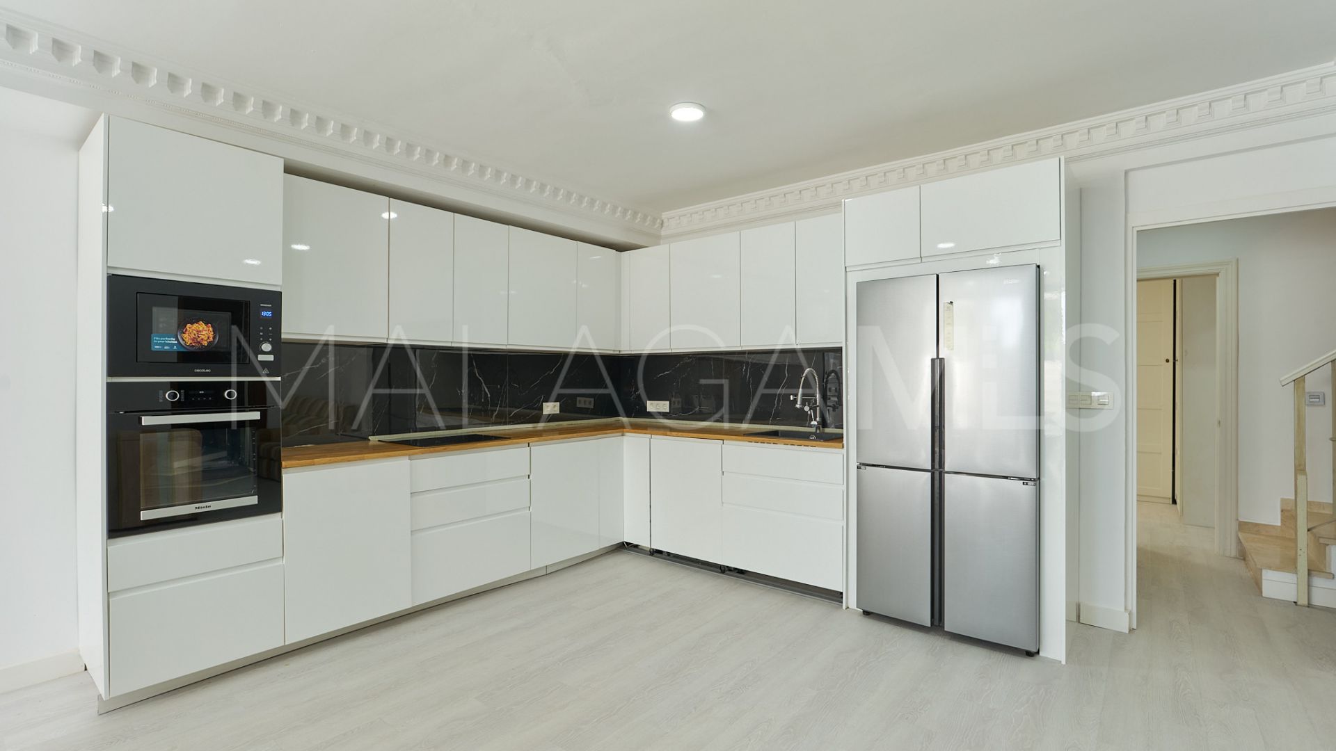 For sale Marbelah Pueblo town house with 4 bedrooms