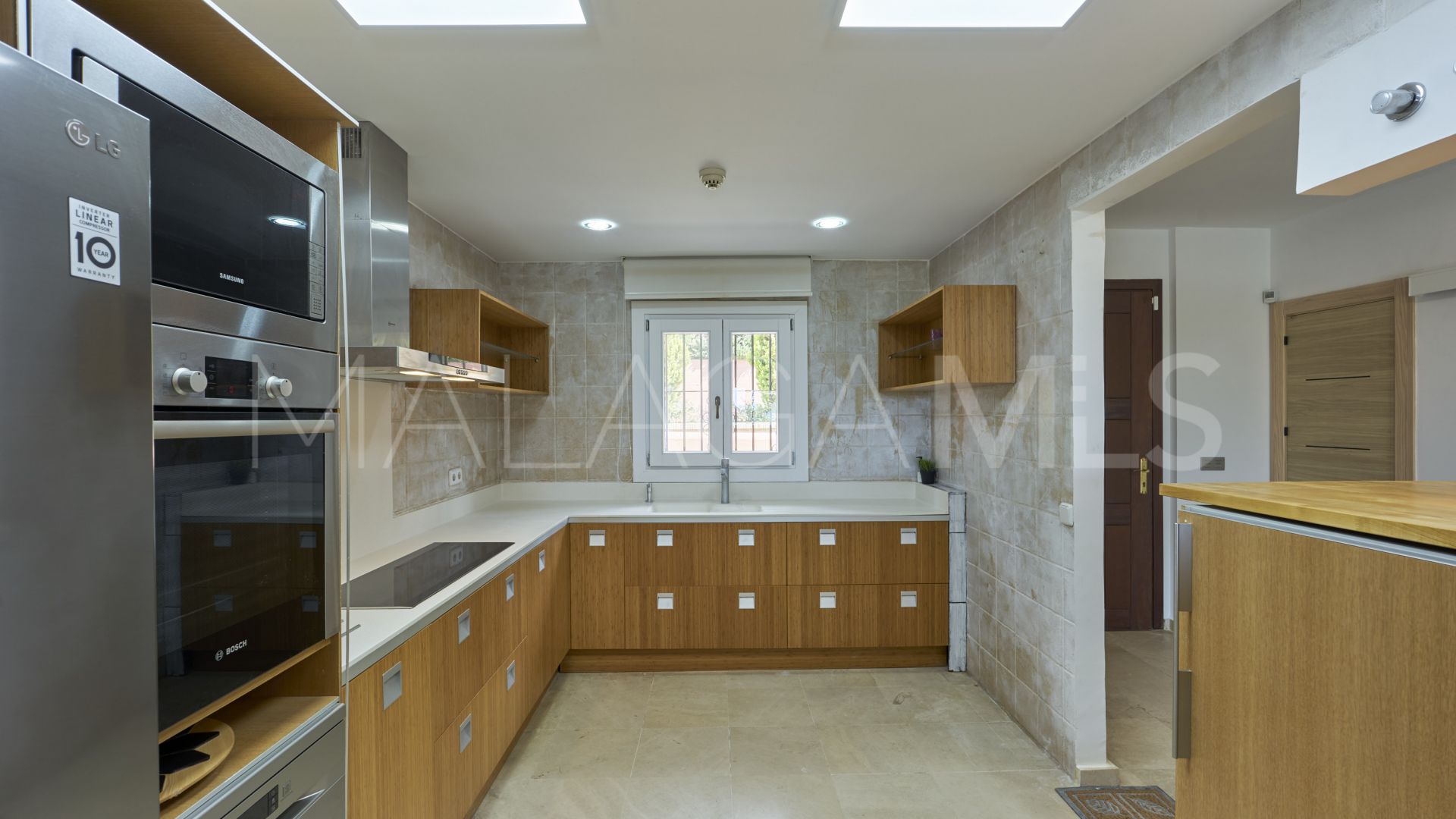 For sale Marbelah Pueblo town house with 4 bedrooms