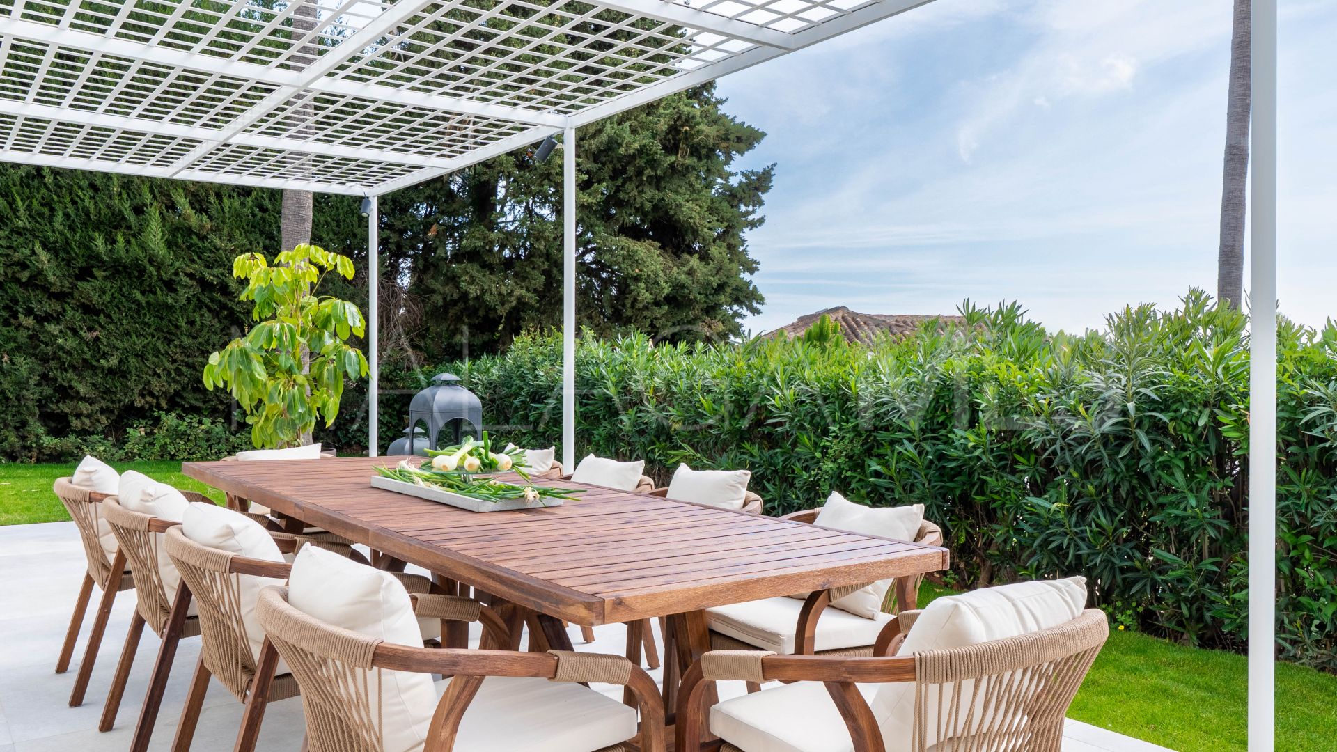 Villa for sale in Nueva Andalucia de 4 bedrooms