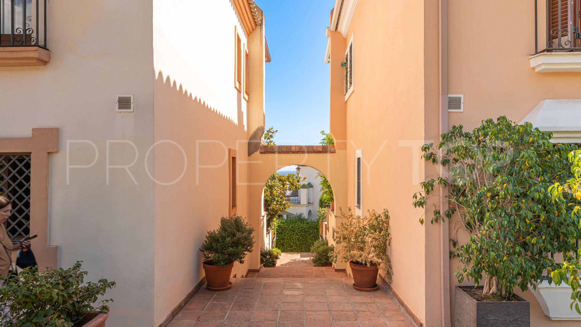 For sale town house with 6 bedrooms in Marbelah Pueblo