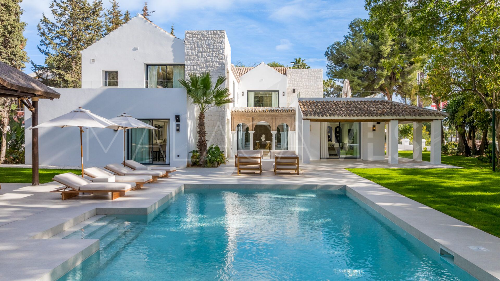 Villa for sale in Las Brisas