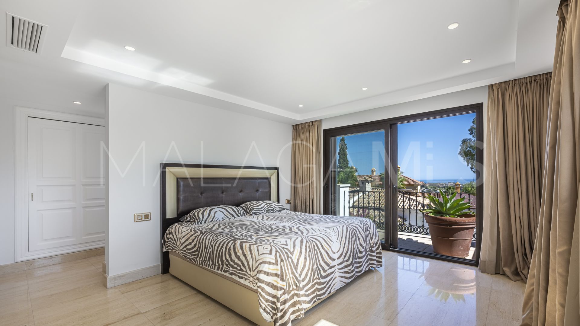 Villa for sale in El Herrojo