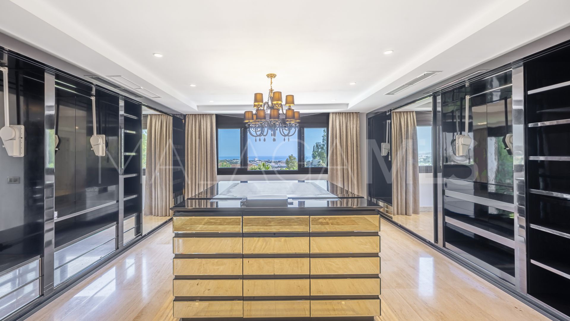 Villa for sale in El Herrojo