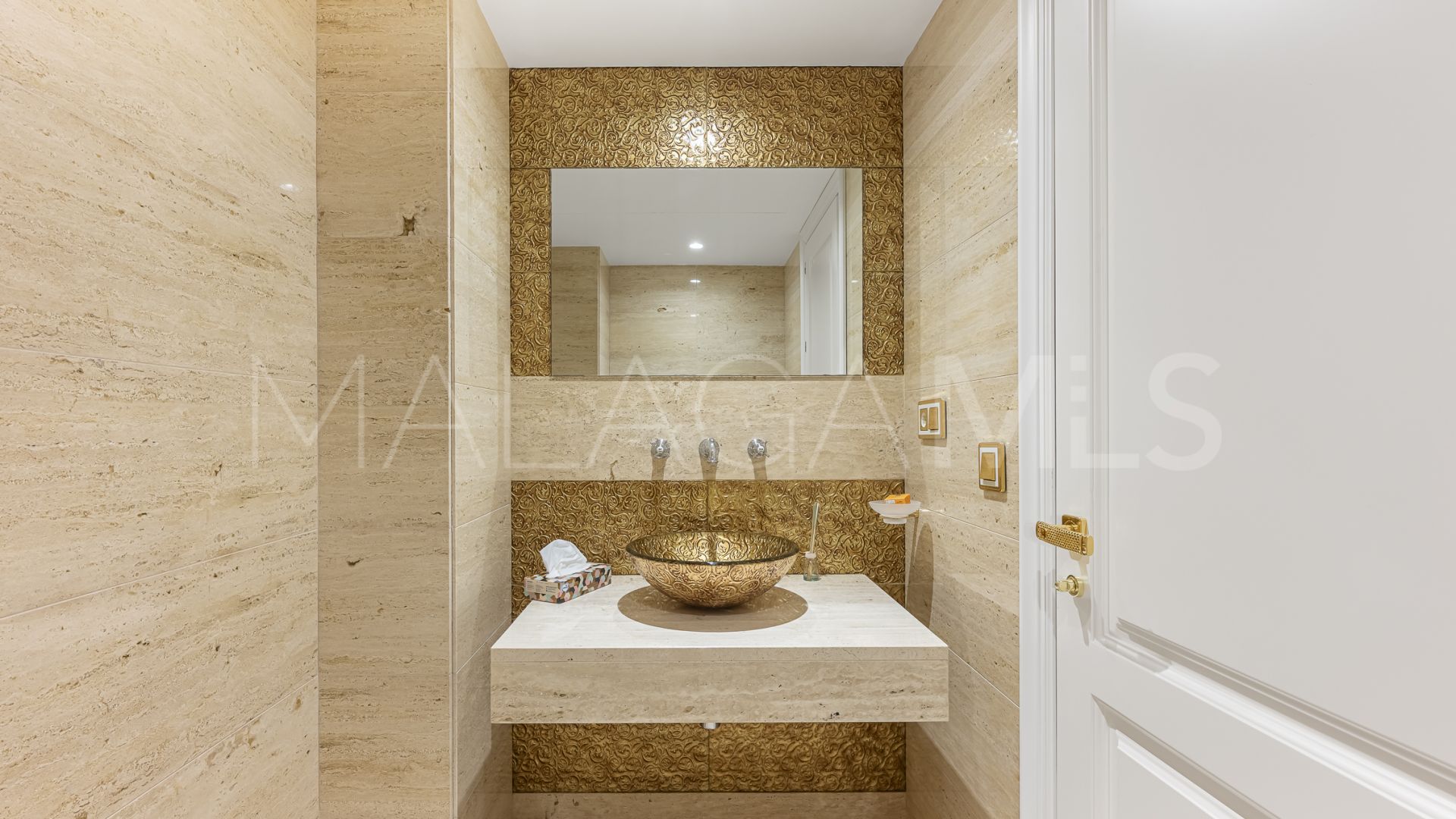 Villa for sale in El Herrojo