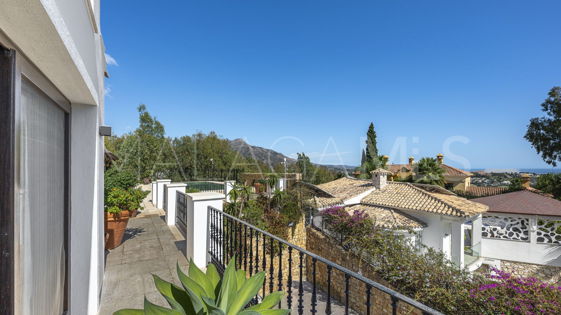 Villa for sale in El Herrojo