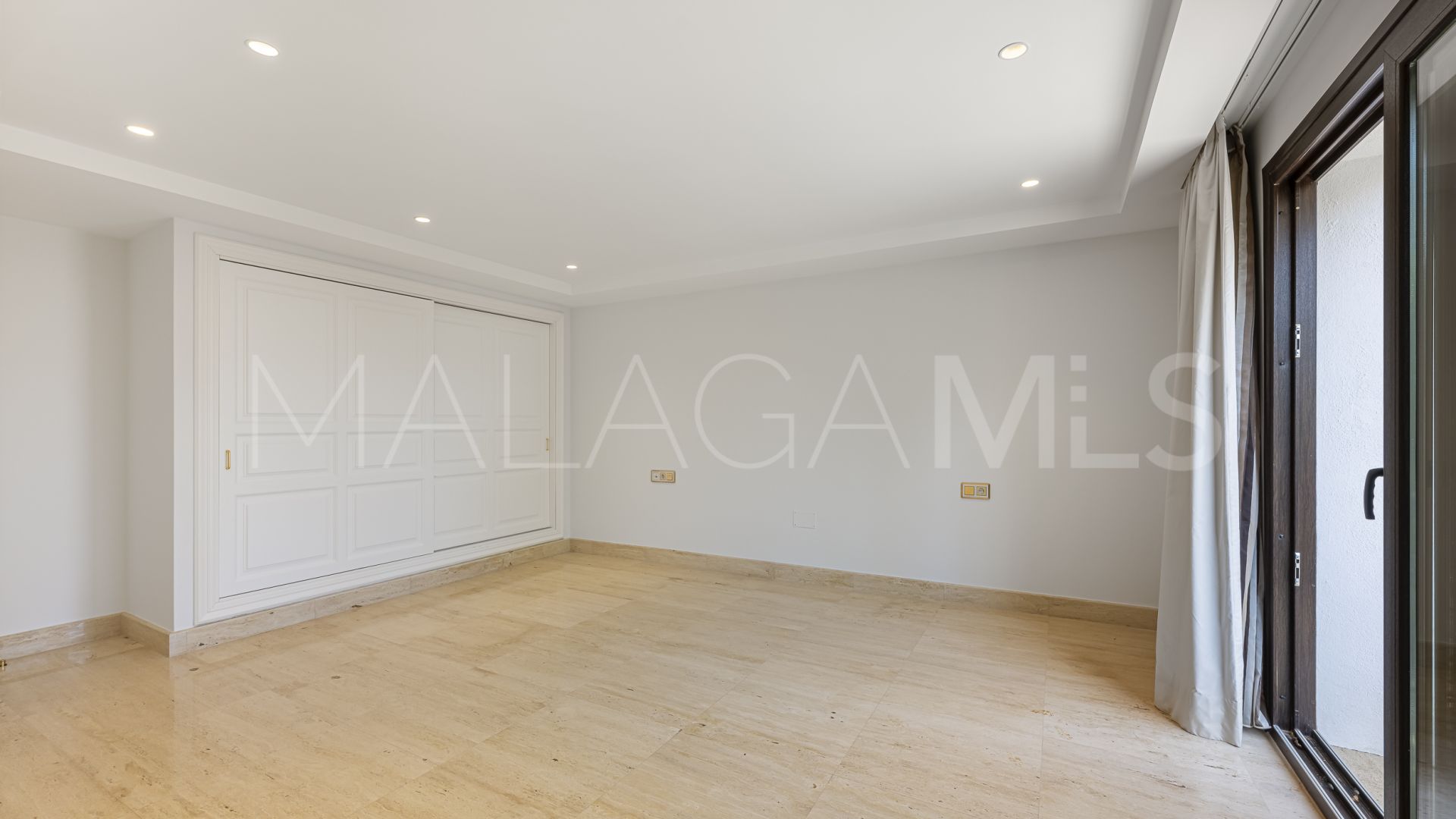 Villa for sale in El Herrojo