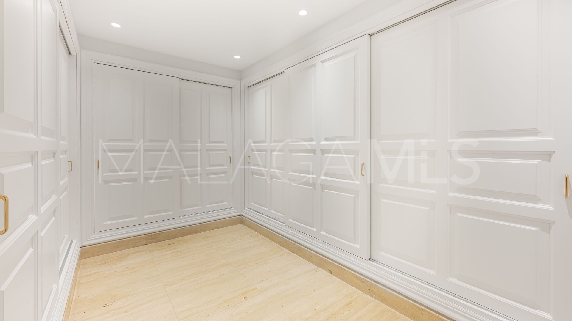Villa for sale in El Herrojo